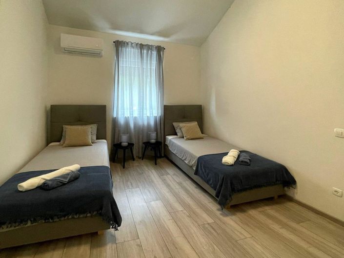 Image No.25-3 Bed Property for sale