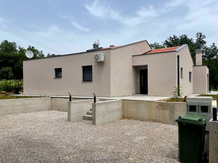 Image No.4-3 Bed Property for sale