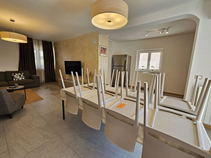 Image No.17-4 Bed Property for sale