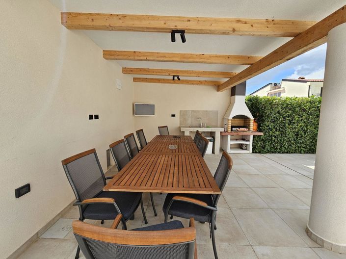 Image No.20-4 Bed Property for sale