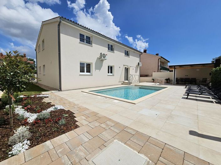 Image No.24-4 Bed Property for sale