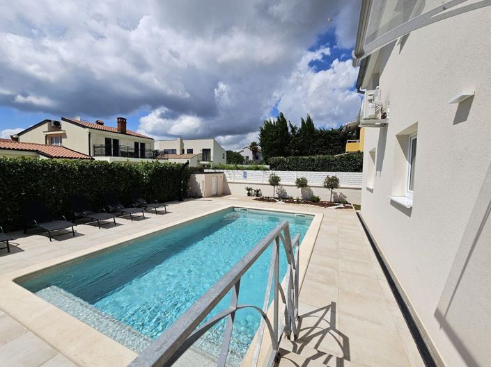 Image No.3-4 Bed Property for sale