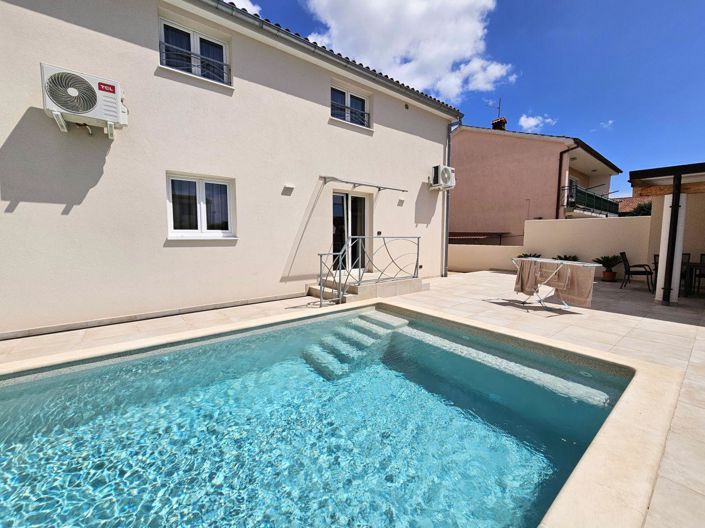 Image No.5-4 Bed Property for sale