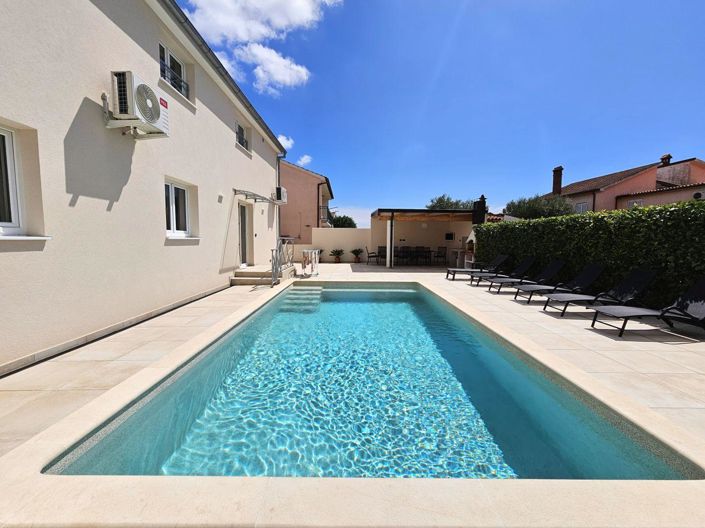 Image No.6-4 Bed Property for sale