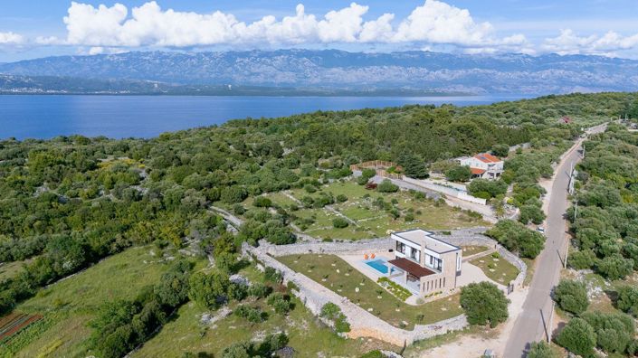 Image No.5-3 Bed Property for sale