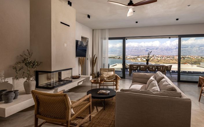 Image No.10-4 Bed Property for sale