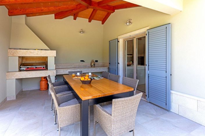 Image No.15-3 Bed Property for sale