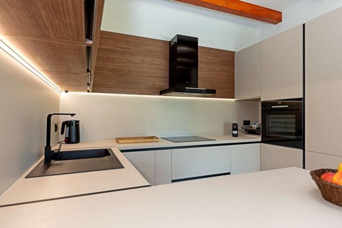 Image No.24-3 Bed Property for sale