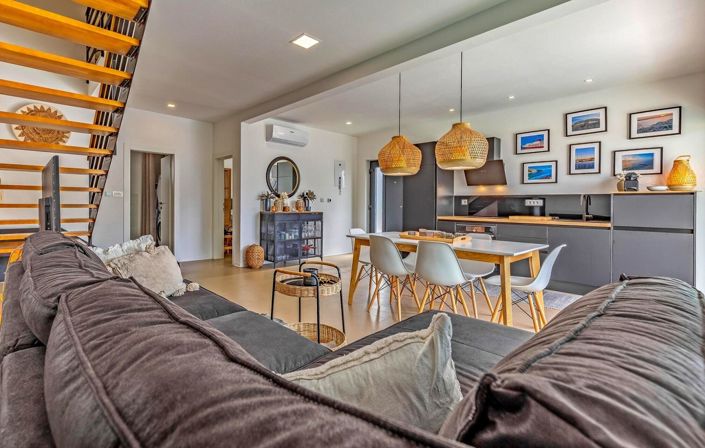 Image No.11-4 Bed Property for sale