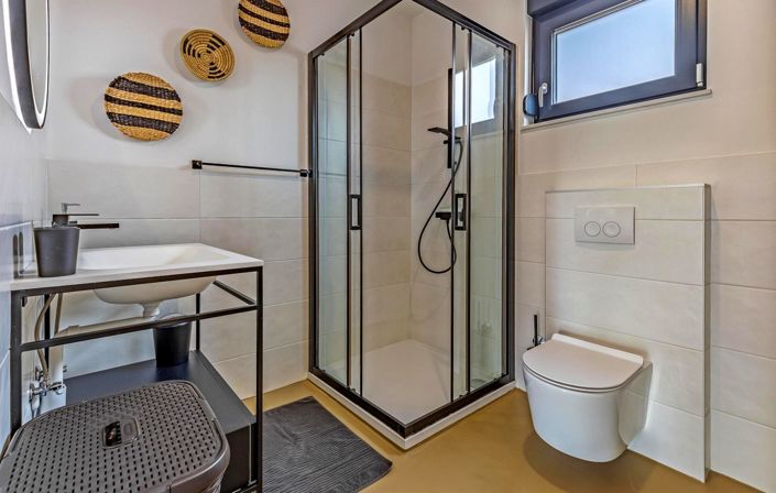 Image No.18-4 Bed Property for sale