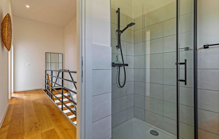 Image No.24-4 Bed Property for sale