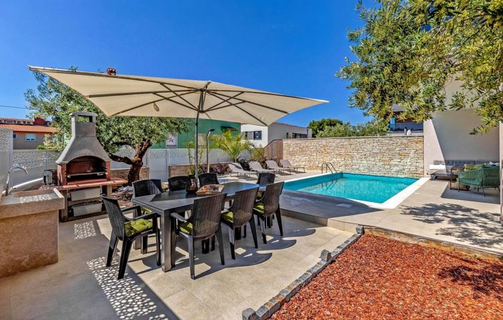 Image No.5-4 Bed Property for sale