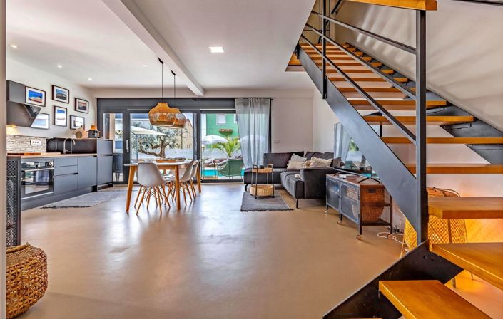 Image No.7-4 Bed Property for sale