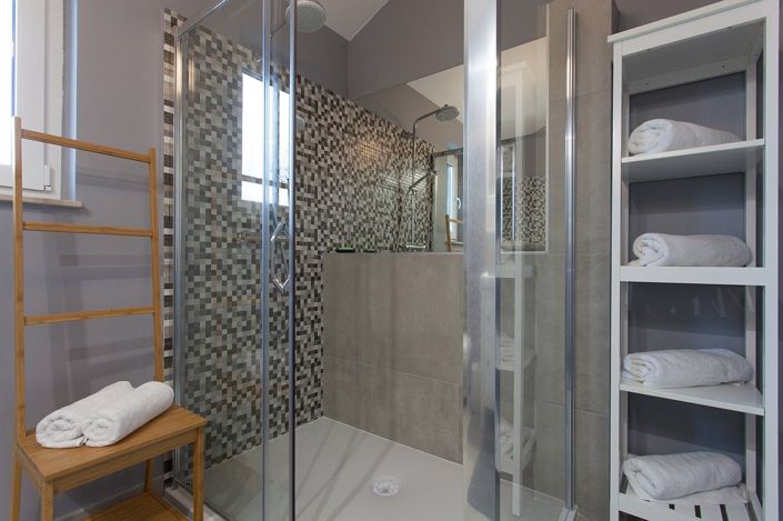 Image No.10-4 Bed Property for sale