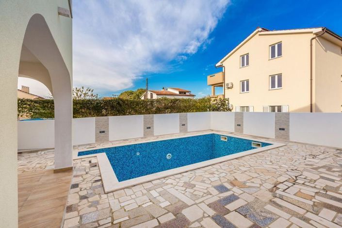 Image No.1-Propriété de 6 chambres à vendre à Croatie