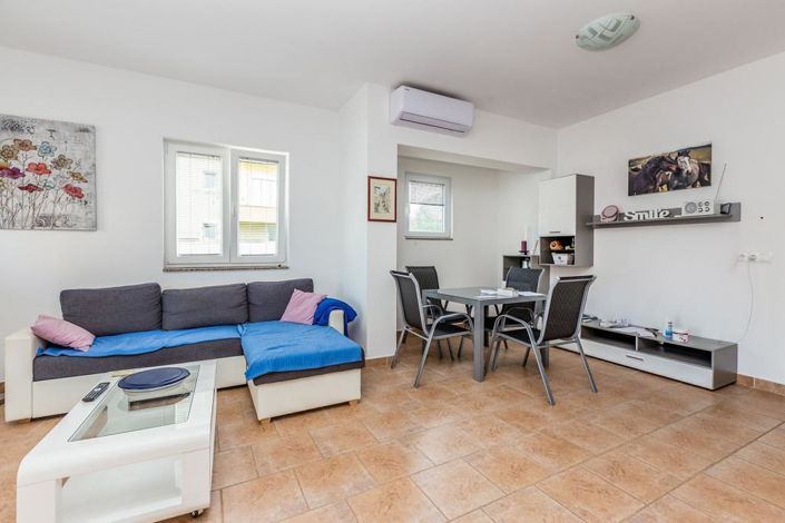 Image No.8-6 Bed Property for sale