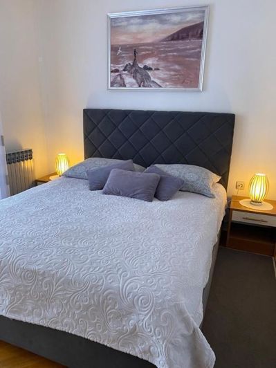 Image No.12-4 Bed Property for sale