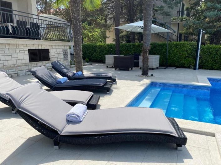 Image No.2-4 Bed Property for sale