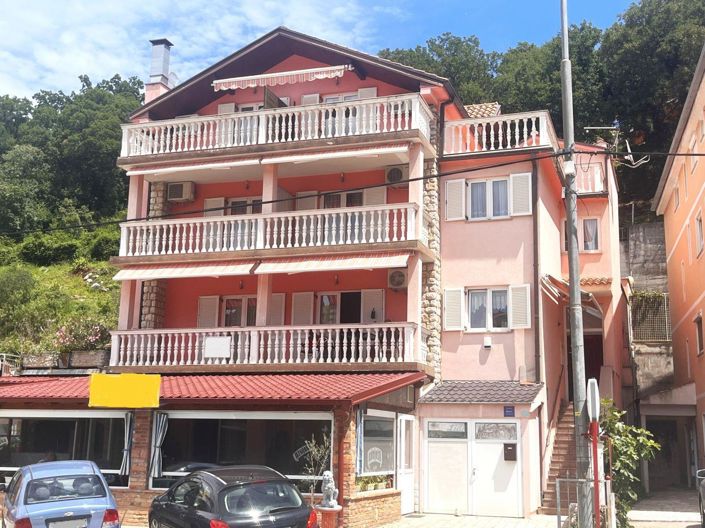 Image No.1-11 Bed Property for sale
