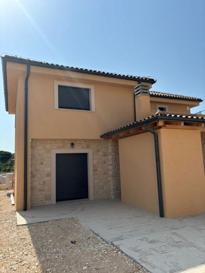 Image No.12-6 Bed Property for sale