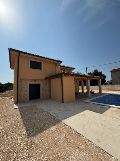 Image No.16-6 Bed Property for sale