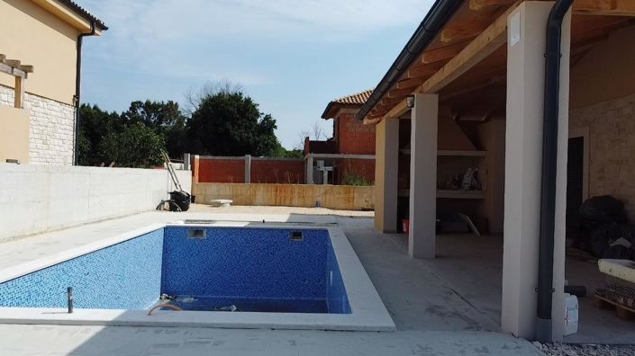 Image No.18-6 Bed Property for sale