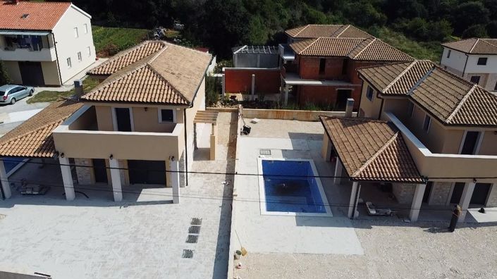 Image No.19-6 Bed Property for sale