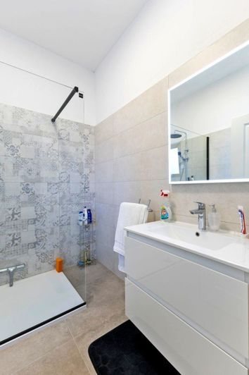 Image No.19-4 Bed Property for sale