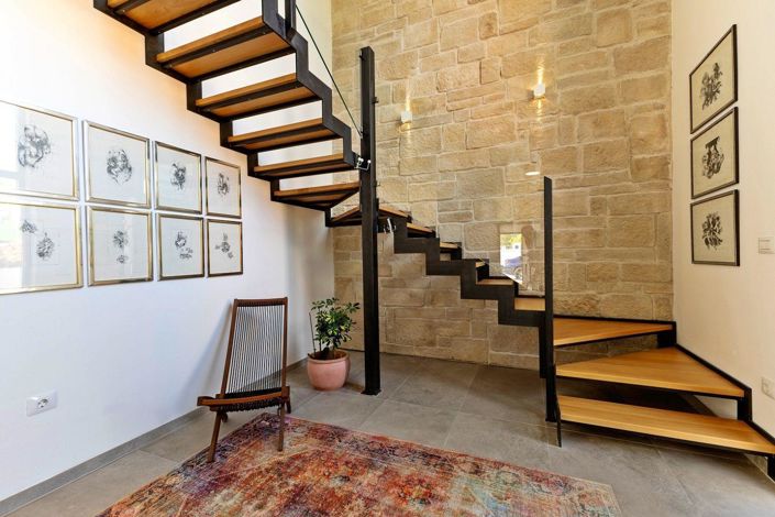 Image No.7-4 Bed Property for sale