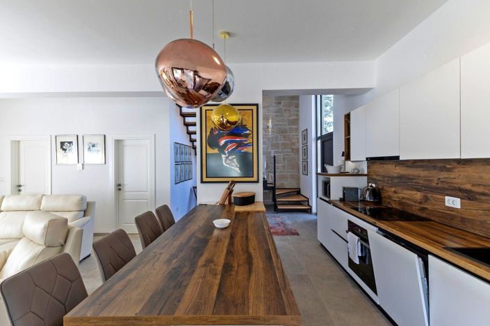 Image No.9-4 Bed Property for sale