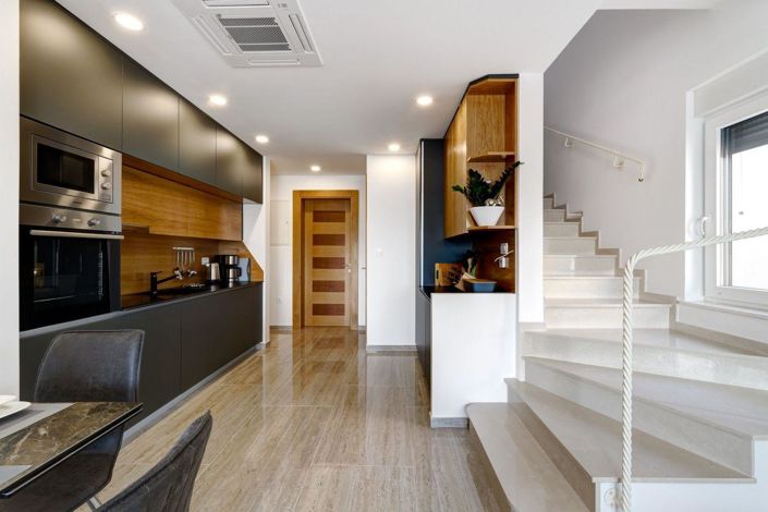 Image No.18-4 Bed Property for sale