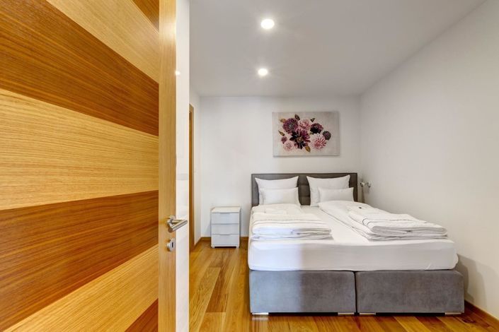 Image No.23-4 Bed Property for sale