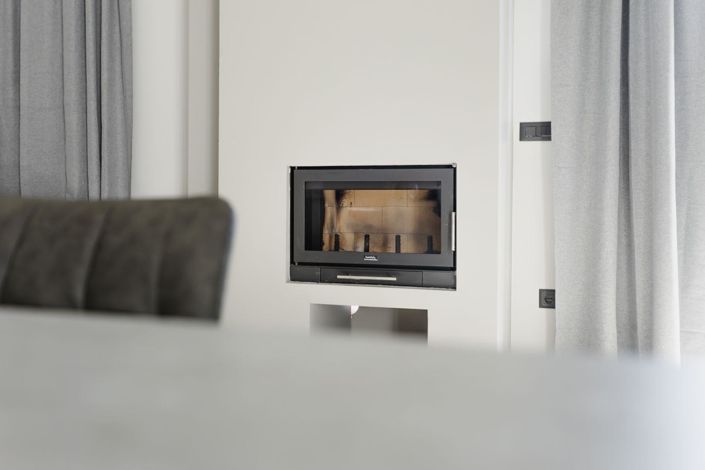 Image No.17-4 Bed Property for sale