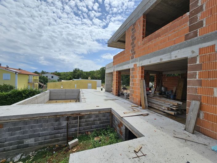 Image No.13-4 Bed Property for sale