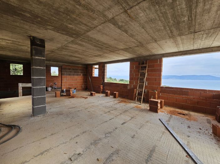 Image No.20-4 Bed Property for sale