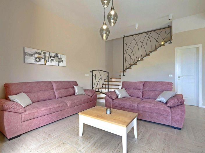 Image No.14-Propriété de 9 chambres à vendre à Brtonigla