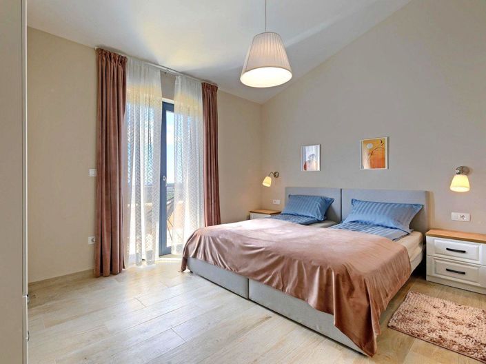 Image No.19-Propriété de 9 chambres à vendre à Brtonigla