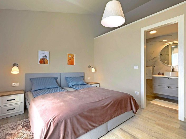 Image No.20-Propriété de 9 chambres à vendre à Brtonigla