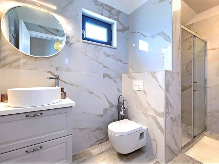 Image No.24-Propriété de 9 chambres à vendre à Brtonigla