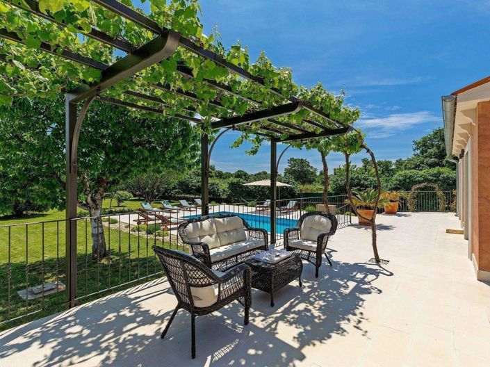 Image No.16-4 Bed Property for sale