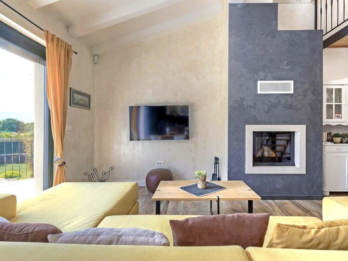 Image No.19-4 Bed Property for sale