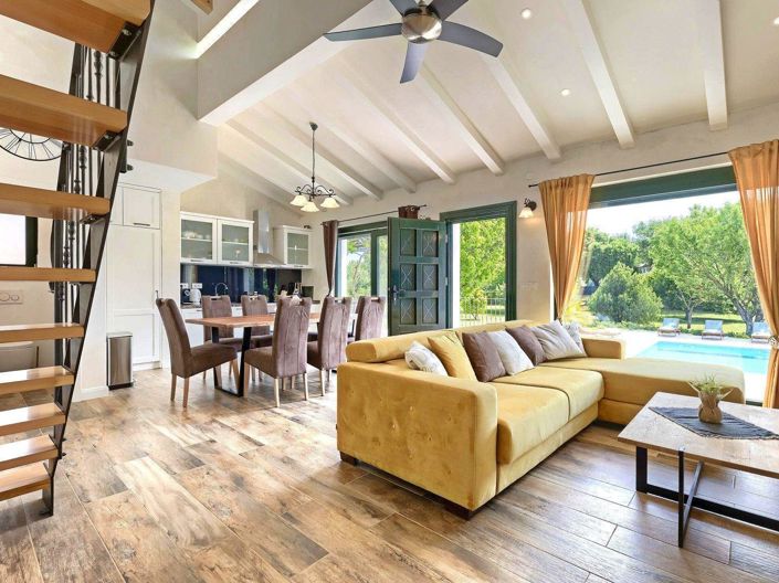 Image No.20-4 Bed Property for sale