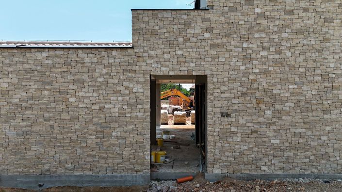 Image No.15-4 Bed Property for sale