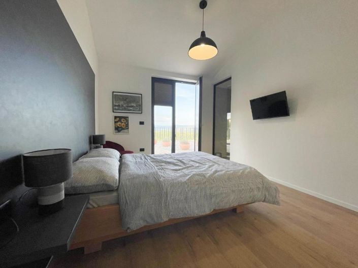 Image No.22-2 Bed Property for sale