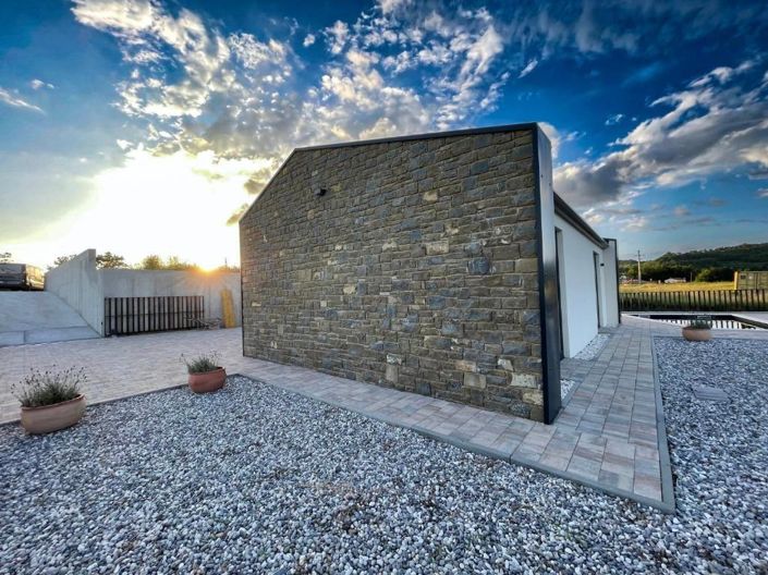 Image No.4-2 Bed Property for sale