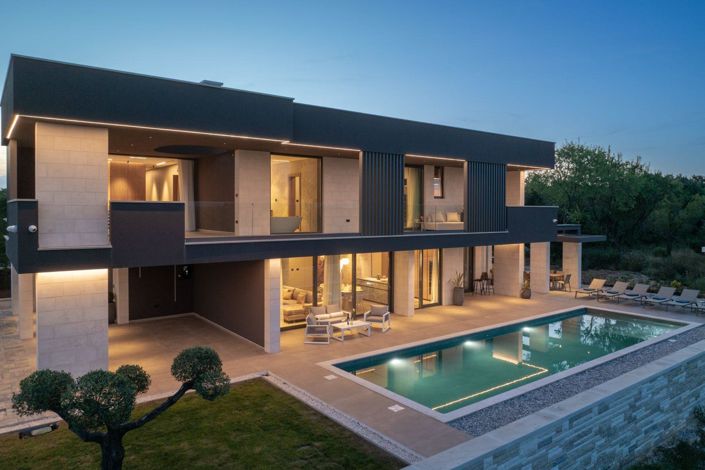 Image No.3-3 Bed Property for sale