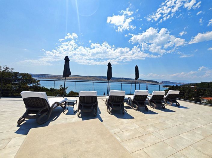 Image No.2-4 Bed Property for sale