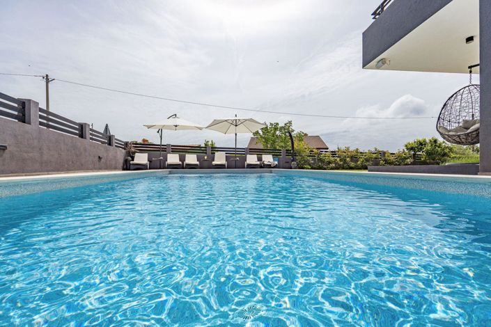 Image No.3-4 Bed Property for sale