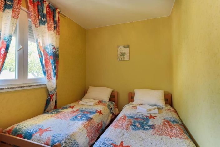 Image No.23-6 Bed Property for sale