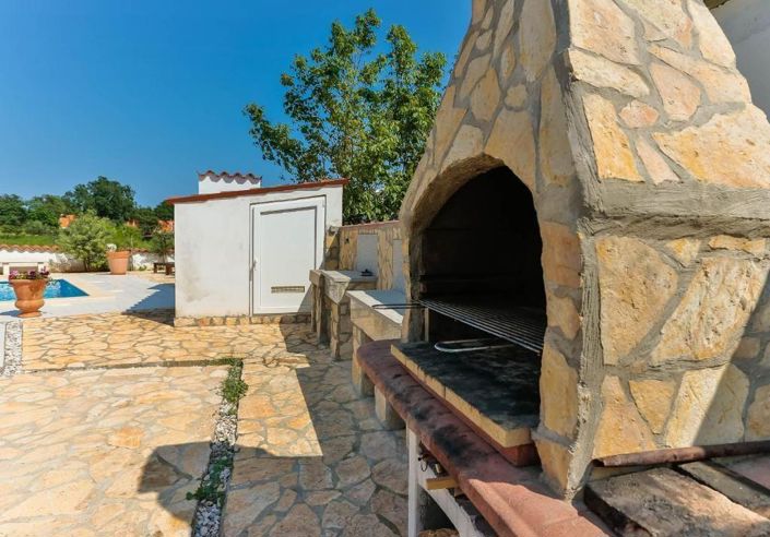 Image No.25-6 Bed Property for sale